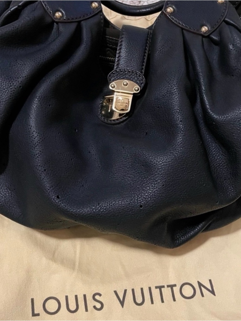 Louis Vuitton Mahina XL Hobo 2008 Italy